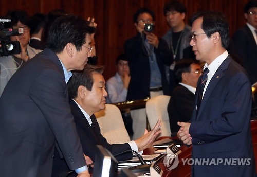좌측부터 강석호 전 최고위원, 김무성 전 대표