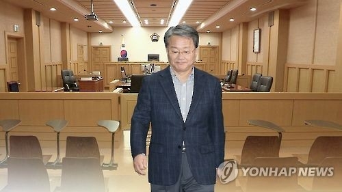 검찰, '정운호 구명로비·탈세' 홍만표 징역 5년 구형 - 1