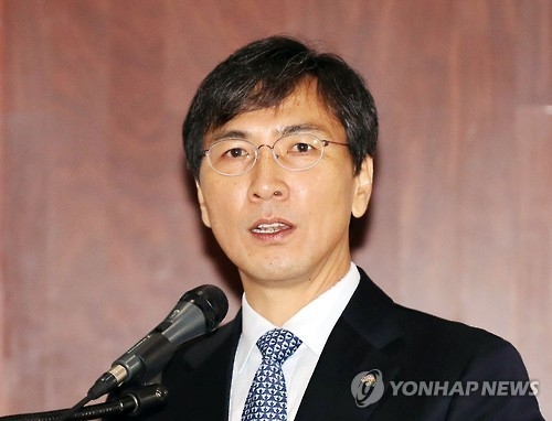 안희정 "백성을 무지렁이로 전락시키는 배신의 역사 끝장내야" - 1