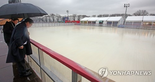 우천 탓에 이틀 개막이 연기된 춘천 로맨틱페스티벌 모습