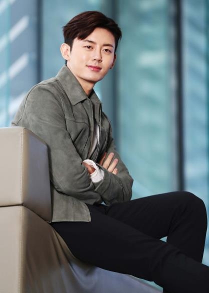 '푸른바다' 이지훈 "'전지현 건든 놈 혼내자' 댓글에 악역 실감" - 3