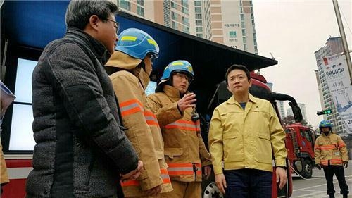 범여권 주자들 "지지율 끌어올려라"…휴일 총력전 - 2