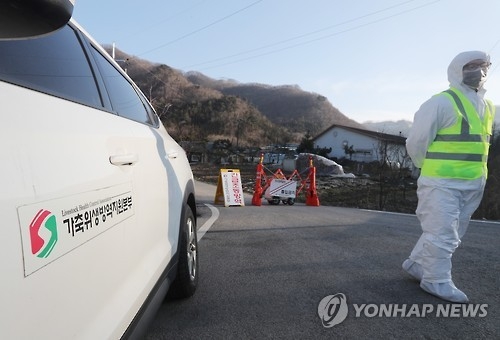 정읍 구제역 의심농가 '통제'