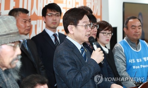 이재명 "잘못된 것 못 바꾸겠다면 대통령 왜 뽑나"…안희정 직격 - 1