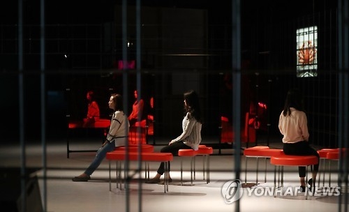 지난해 서울시립미술관에서 열린 비엔날레 미디어시티서울 '네리리 키르르 하라라' 전시.