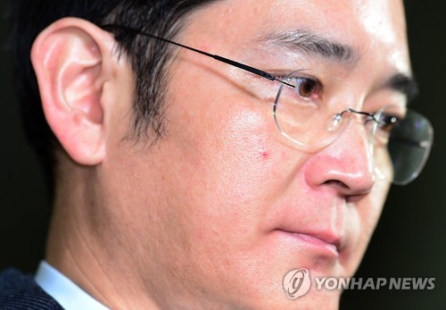 이재용 삼성전자 부회장이 13일 서울 대치동 박영수 특별검사팀 사무실에 두번째로 출석하고 있다.