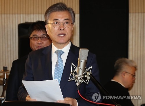 文, '촛불'로 지지층 결집하며 '안보'로 중도층 공략(종합) - 1