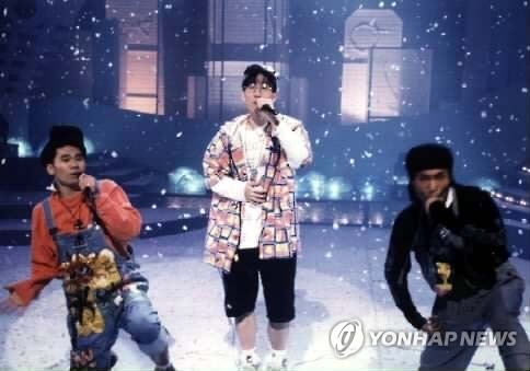 1992년 '난 알아요'로 가요계에 등장한 서태지와아이들