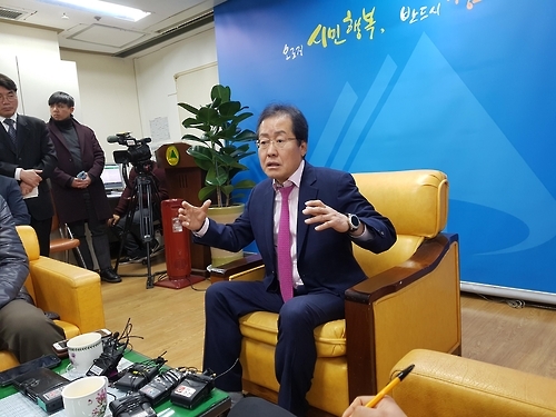 대구서 기자 만나는 홍준표