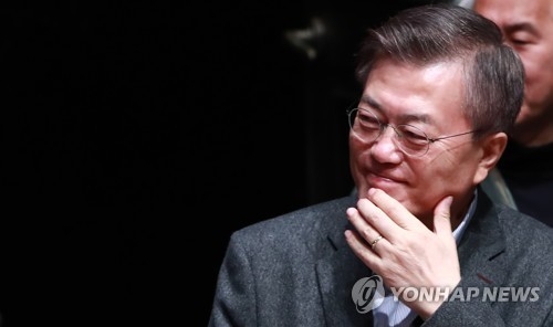 朴전대통령 사면 문제, 정치권 '뜨거운 감자'로 부상 - 2