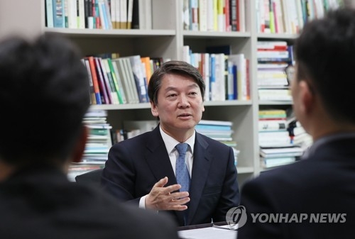 안철수 "文, 유권자를 적폐세력이라 한다…대국민 선전포고냐" - 3