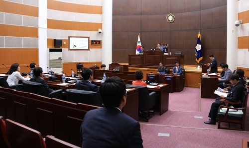보은군의회 또 내홍…추경안 승인 두고 네 탓 공방 - 1