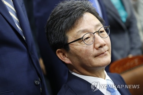 유승민, 직접 후보등록 하며 '완주' 의지…黨일각 '사퇴론' 일축 - 2
