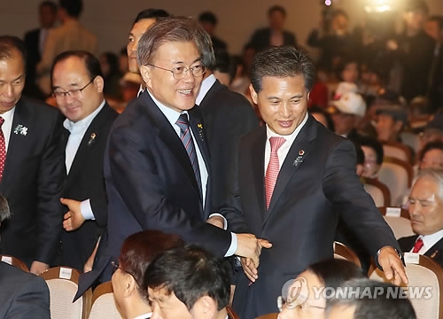 文 '주적' 공방 속 안보깃발 들고 강원·충청행(종합) - 1