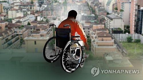 '제2의 도가니' 인강원 前원장 유죄 확정…일부는 다시 재판 - 2