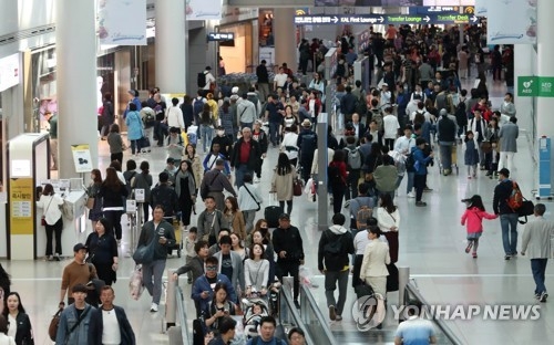 롯데·신라, 공항·해외면세점으로 '사드 위기' 돌파 시도(종합) - 1