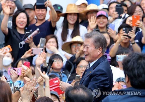 文측, 김종인發 공동정부론에 '무대응 전략'…파장 차단시도 - 1