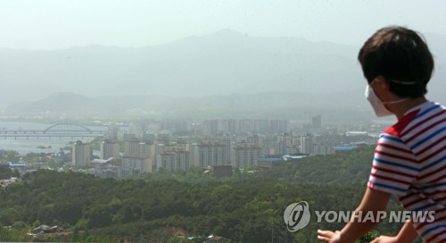 뿌연 호반의 도시