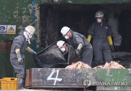 22일 전남 목포신항 세월호 수색 현장.