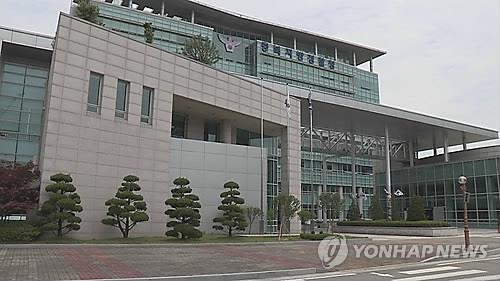 고속도로서 140㎞ 속도로 지그재그 난폭운전 30대 입건 - 1