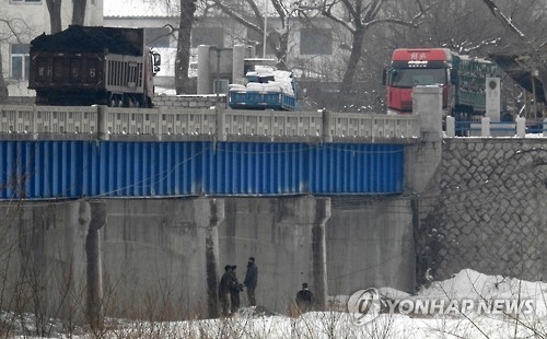 북한 남양시와 중국 투먼 통상구를 오가는 화물차