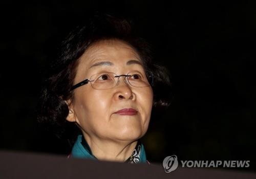 신연희, '文 비방글' 1천여명에 전달 혐의…기소의견 檢송치(종합) - 1