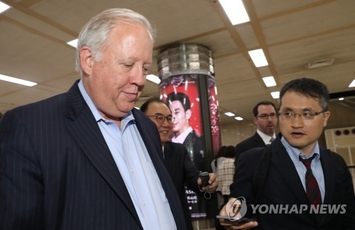 질문 받는 토머스 섀넌 미국 국무부 정무차관