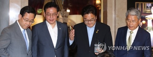 여야, 국회 정상화하기로…내달 靑업무보고시 조국 출석가능성 - 1