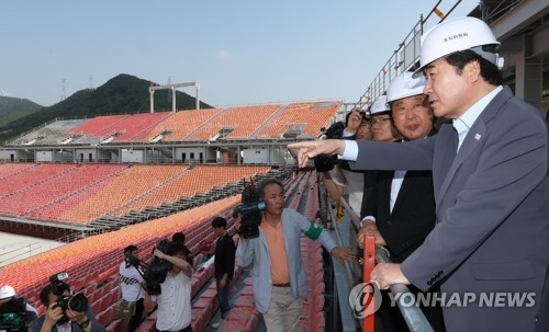 평창올림픽 건설현장 방문한 총리