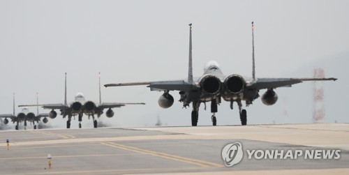 공군의 F-15K 전투기