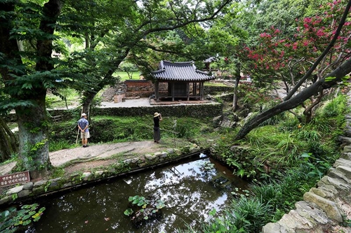 우리나라의 대표적인 별서정원인 소쇄원의 광풍각