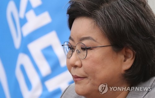 의원총회 참석한 이혜훈 대표