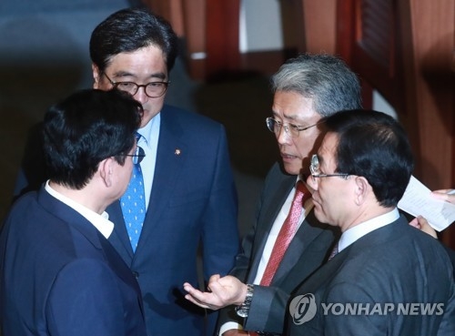 與, 한국당 보이콧 철회에 '안도'…산적한 난제에 전략 부심 - 3