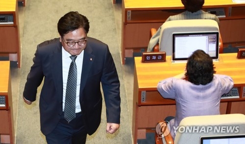 우원식 '표 단속' 또 실패…원내 리더십 '흔들' - 2