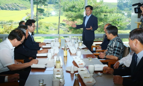 경남 시장·군수협의회와 만난 한경호 경남지사 권한대행