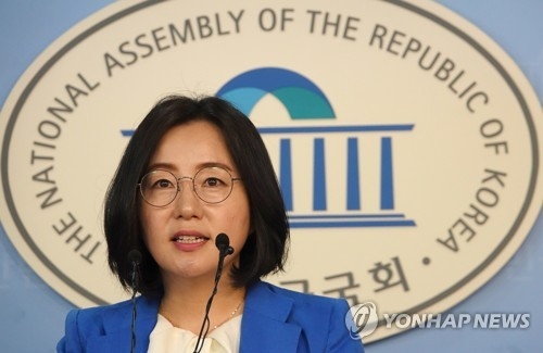與 "핵전쟁 하자는 건가"…한국당 '전술핵 방미단' 파견 비판 - 1
