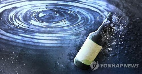 음주운전 20대 중앙분리대 들이받고 다쳐 - 1