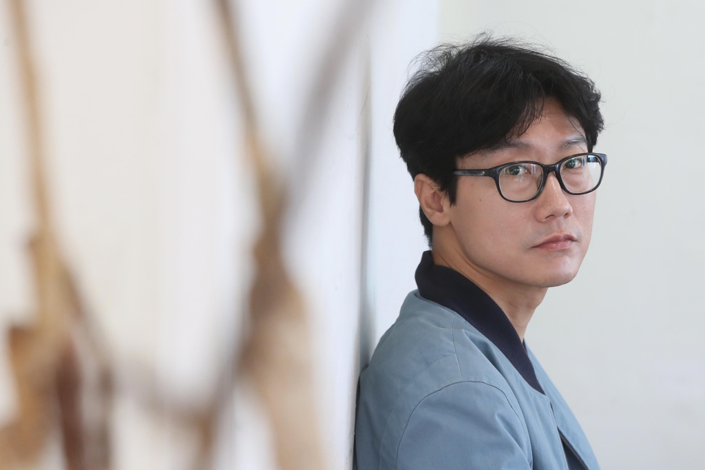 황동혁 감독