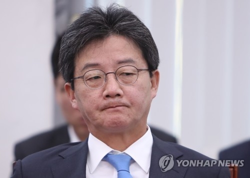 바른정당 '반쪽의총'…"통추위는 개인의견" 성토 나와 - 1
