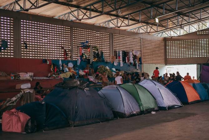 브라질 정부가 제공한 구호시설에서 생활하는 베네수엘라 난민들 [브라질 뉴스포털 UOL]