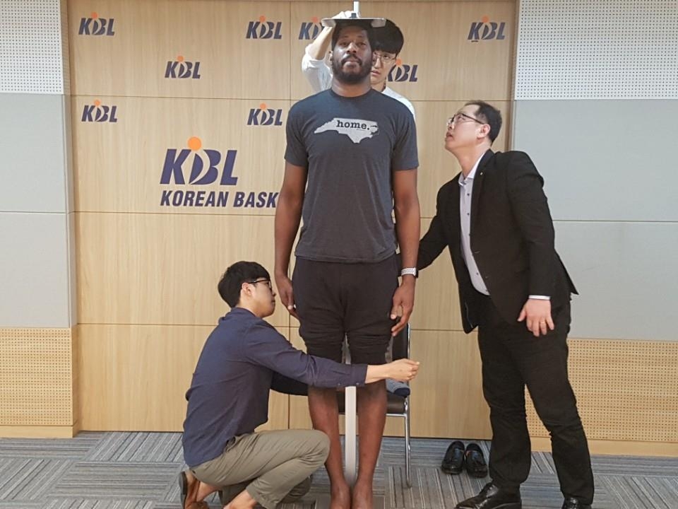 메이스, '오늘은 200cm 넘지 말아라'