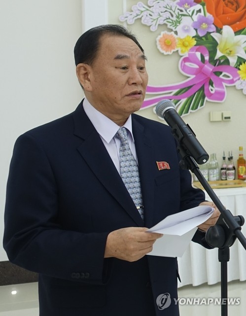 인사말하는 김영철 북한 통일전선부장