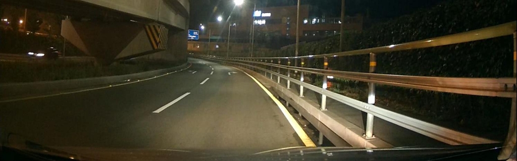 대리기사 가고 남겨진 도로