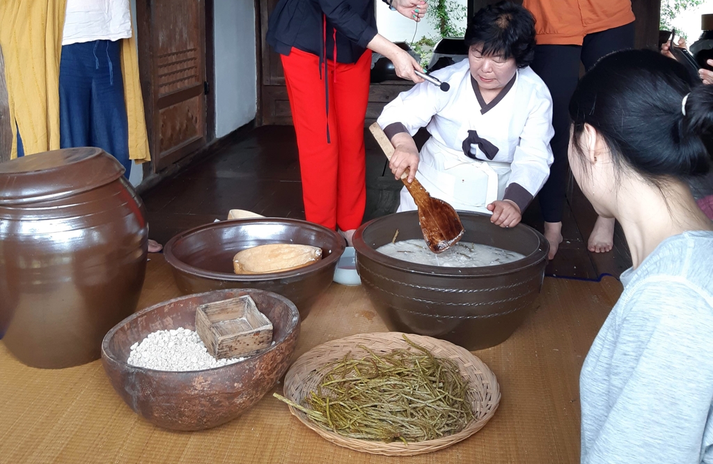 함양 솔송주 500년 전통 그대로 빚습니다