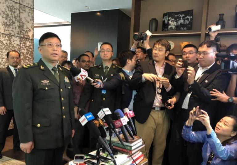 남중국해 문제에 대해 미국을 비판한 허레이 중국 군사과학원 부원장