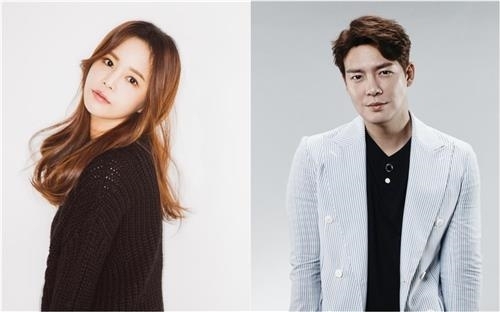 이영아(왼쪽)와 강은탁