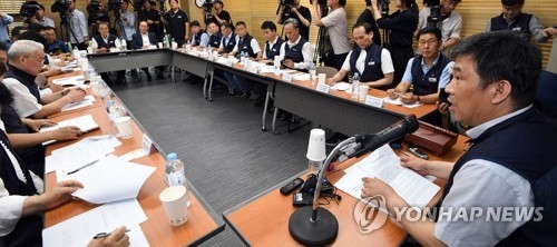 모두발언하는 소상공인연합회장