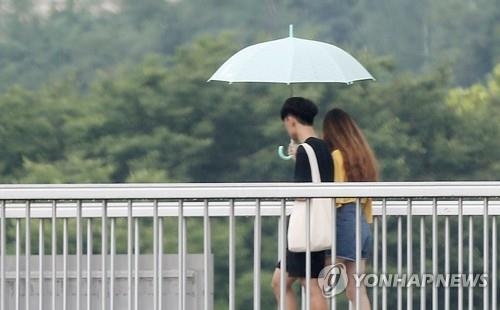 충북 낮 최고 36도, 북부권 5~30㎜ 소나기 - 1