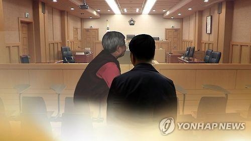 '노모 살해 아들' 2심서 징역 10년으로 감형…"우발적 범행" - 1