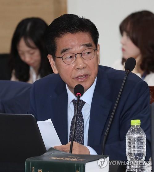 지난 11일 환노위 국감에서 질의하는 문진국 의원